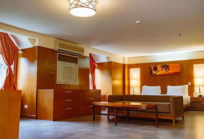 Executive Suite, Crown Regency Beach Resort