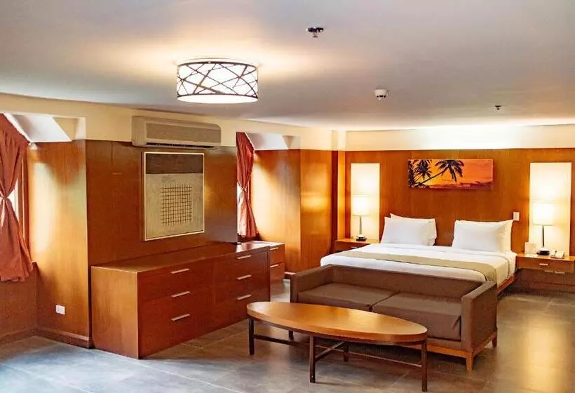 Executive Suite, Crown Regency Beach Resort