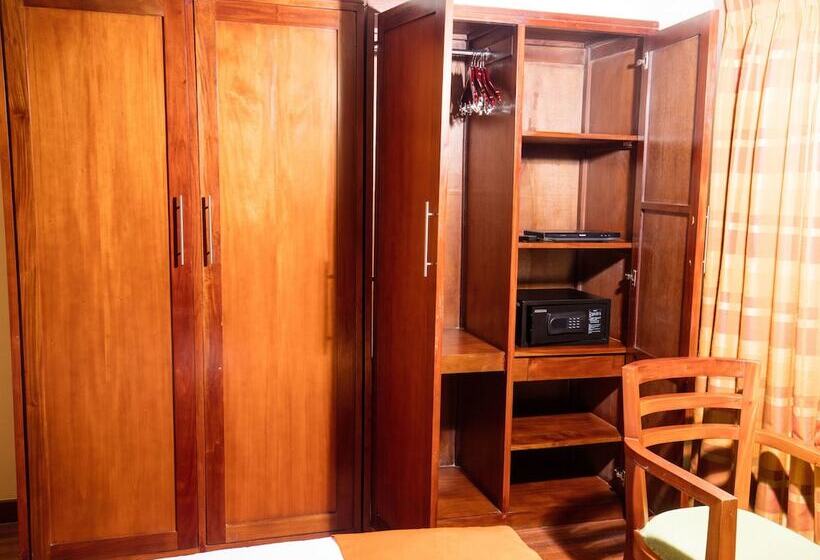 디럭스 룸 킹사이즈 침대, Gsh Colombo