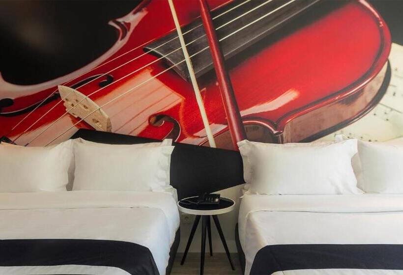 اتاق استاندارد پلاس, Hf Fenix Music