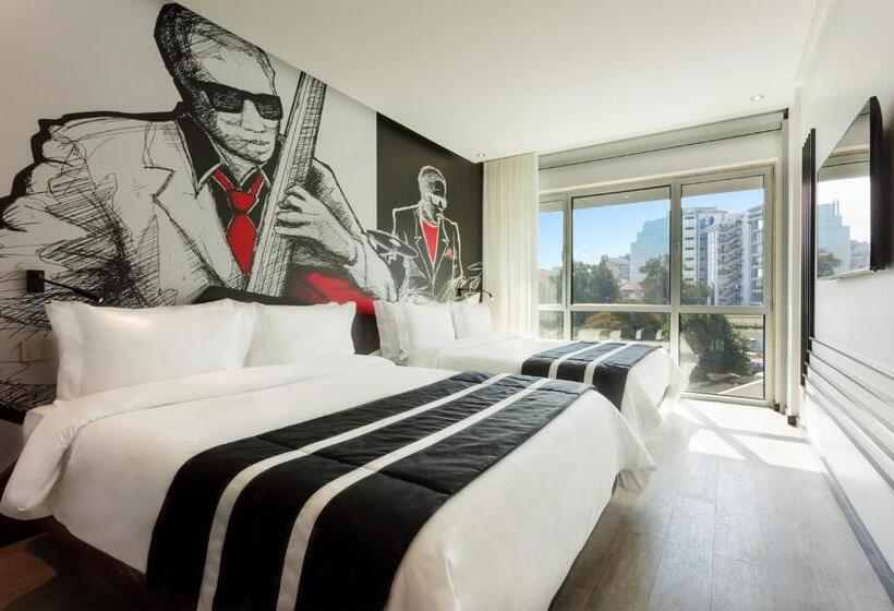 اتاق استاندارد پلاس, Hf Fenix Music