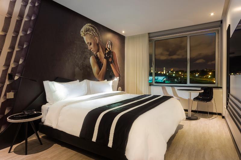 اتاق استاندارد با تخت بزرگ, Hf Fenix Music