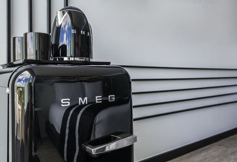 اتاق استاندارد, Hf Fenix Music