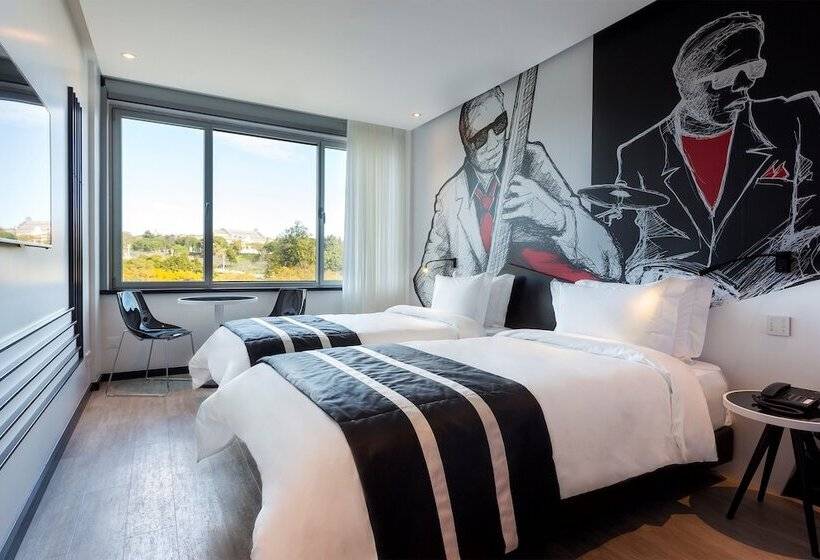 اتاق استاندارد, Hf Fenix Music