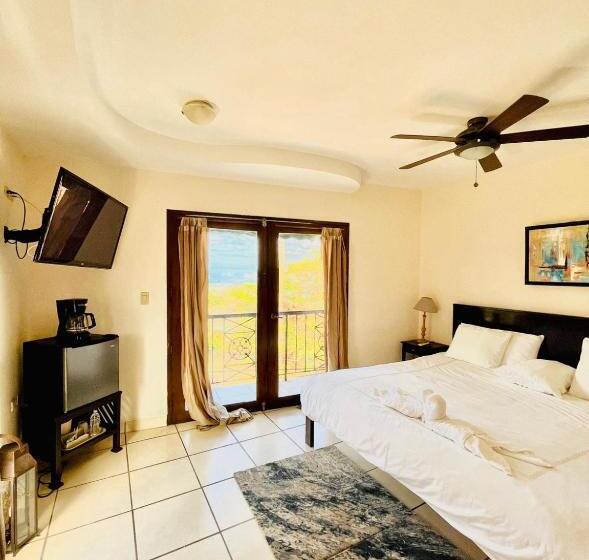 高级海景房, La Estación