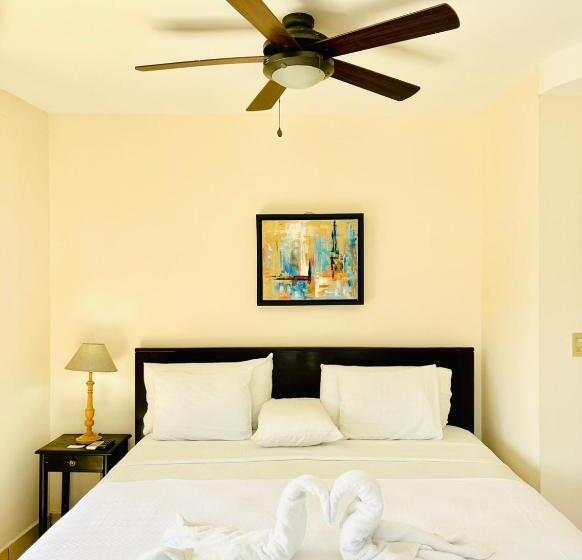 高级海景房, La Estación