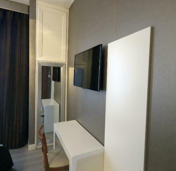 اتاق استاندارد سه نفره, Piccolo Di Piazza Di Spagna Suites