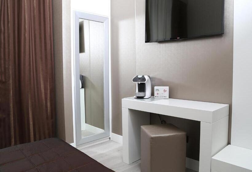 اتاق استاندارد, Piccolo Di Piazza Di Spagna Suites