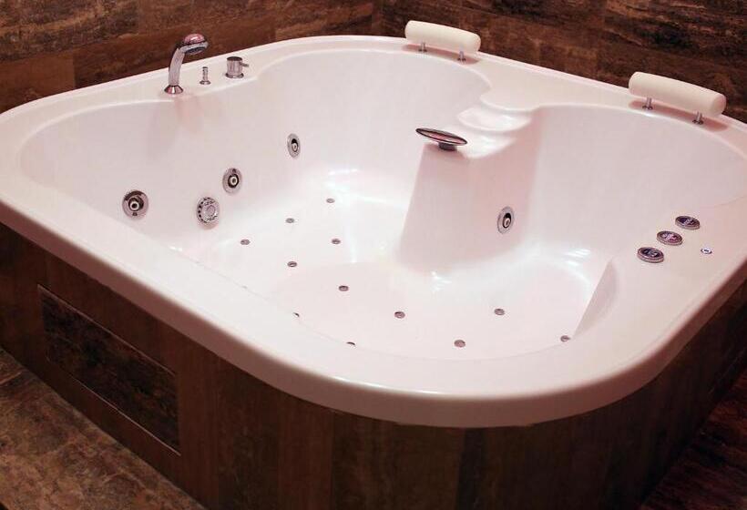 سوئیت با وان آب گرم, Piccolo Di Piazza Di Spagna Suites