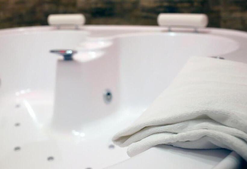 سوئیت با وان آب گرم, Piccolo Di Piazza Di Spagna Suites