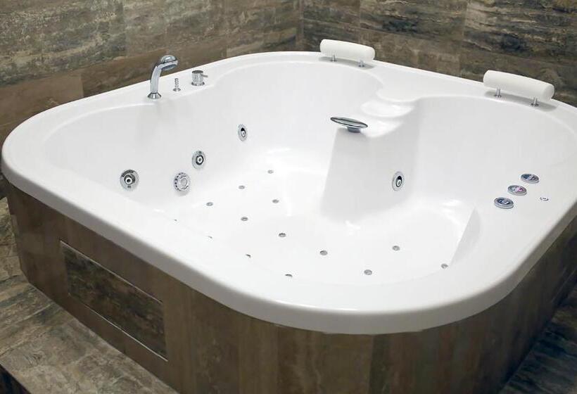 سوئیت با وان آب گرم, Piccolo Di Piazza Di Spagna Suites