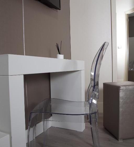 اتاق استاندارد یک نفره, Piccolo Di Piazza Di Spagna Suites