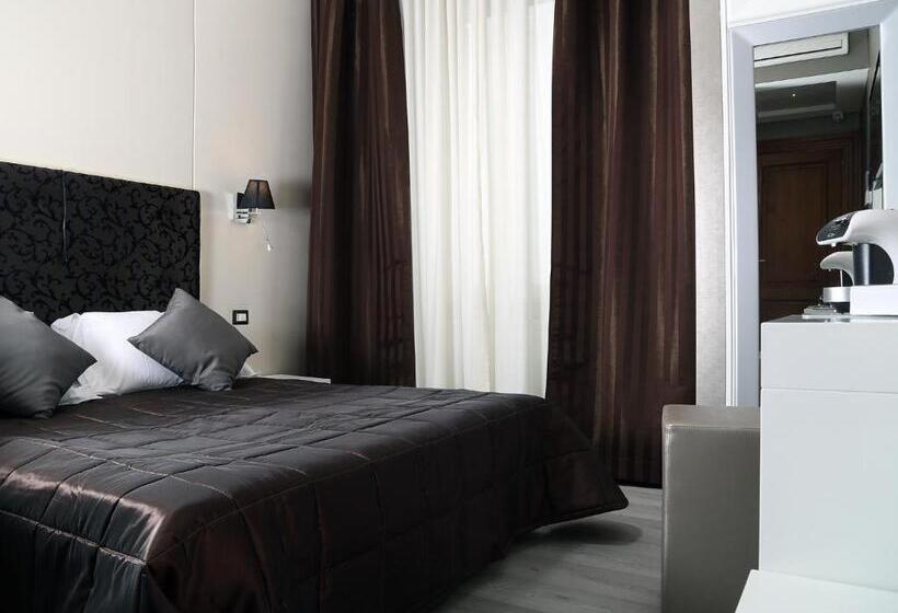 اتاق استاندارد یک نفره, Piccolo Di Piazza Di Spagna Suites