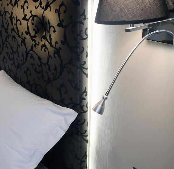 اتاق استاندارد یک نفره, Piccolo Di Piazza Di Spagna Suites