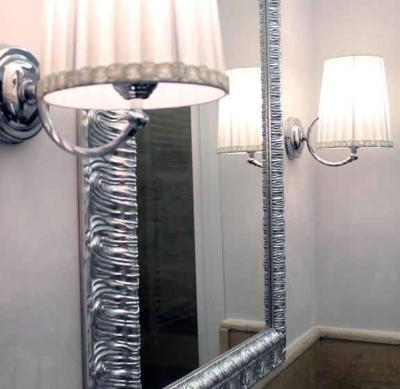 اتاق استاندارد یک نفره, Piccolo Di Piazza Di Spagna Suites