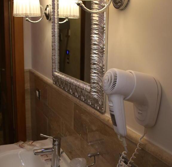 اتاق اکونومی, Piccolo Di Piazza Di Spagna Suites