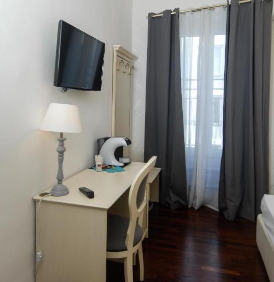 اتاق استاندارد, Piccolo Di Piazza Di Spagna Suites
