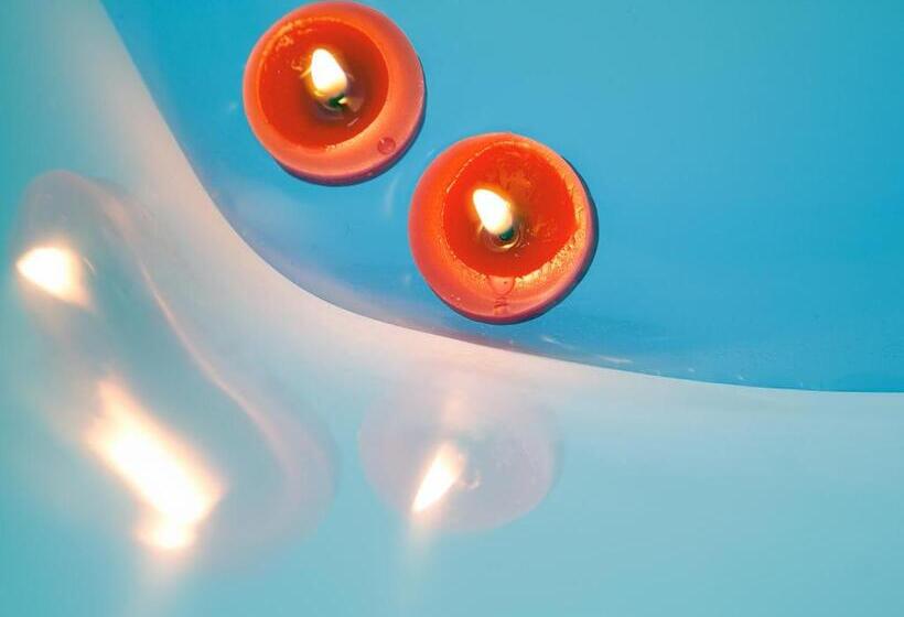 سوئیت با وان آب گرم, Piccolo Di Piazza Di Spagna Suites