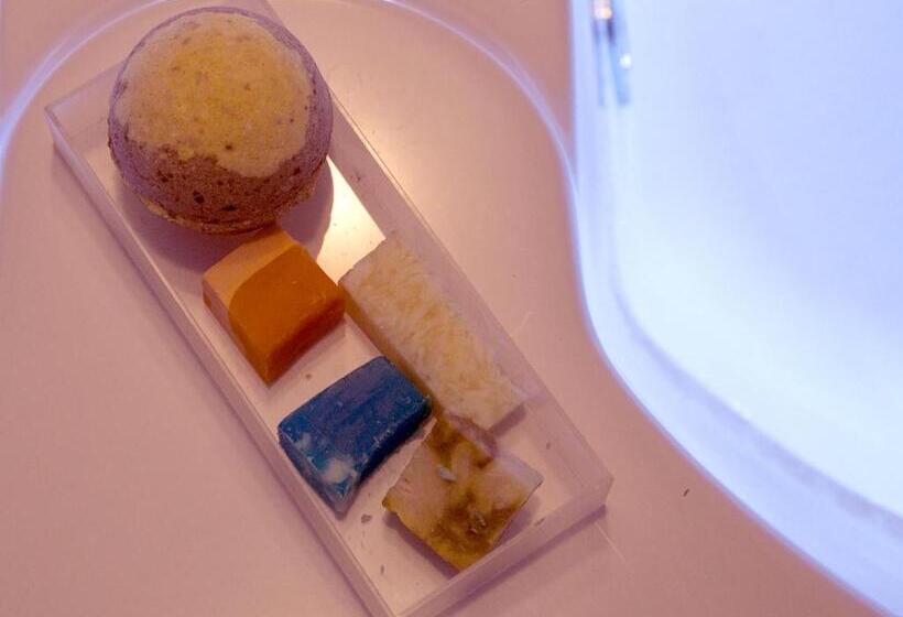 سوئیت با وان آب گرم, Piccolo Di Piazza Di Spagna Suites