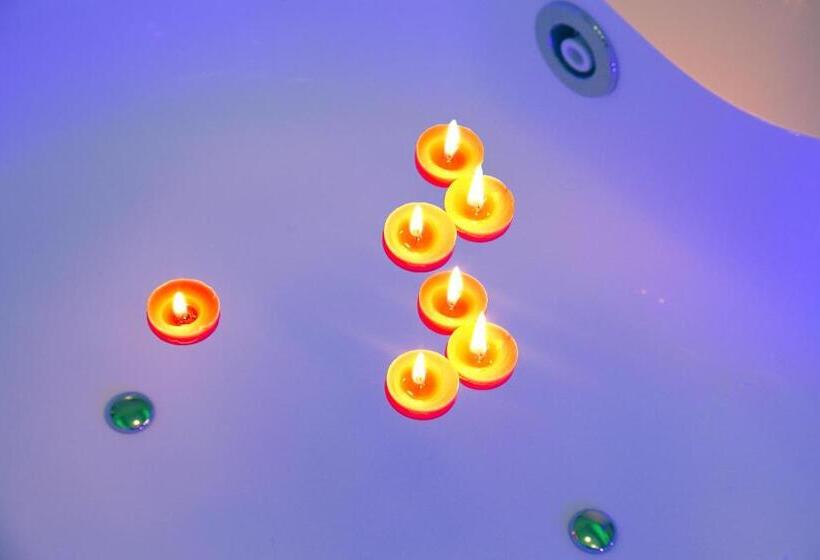 سوئیت با وان آب گرم, Piccolo Di Piazza Di Spagna Suites