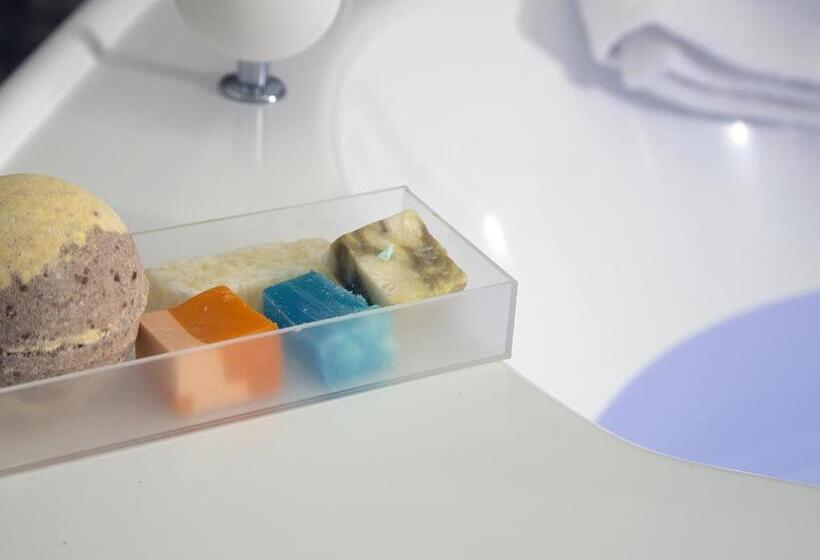 سوئیت با وان آب گرم, Piccolo Di Piazza Di Spagna Suites