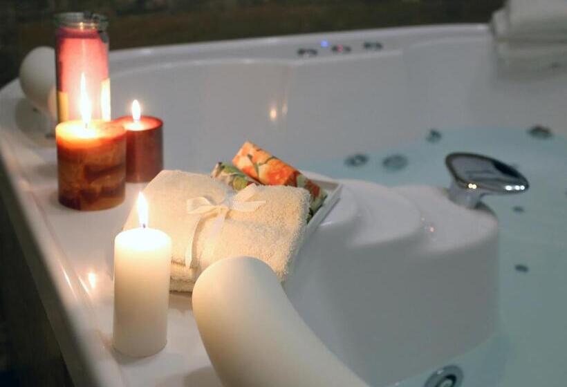 سوئیت با وان آب گرم, Piccolo Di Piazza Di Spagna Suites