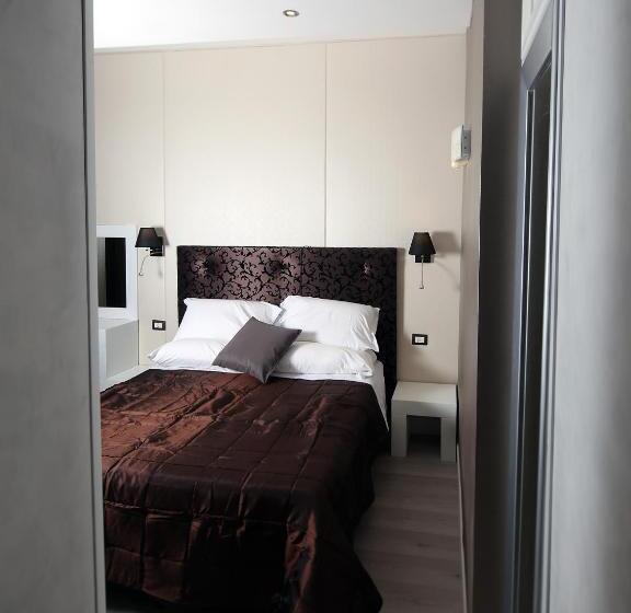 اتاق استاندارد یک نفره, Piccolo Di Piazza Di Spagna Suites