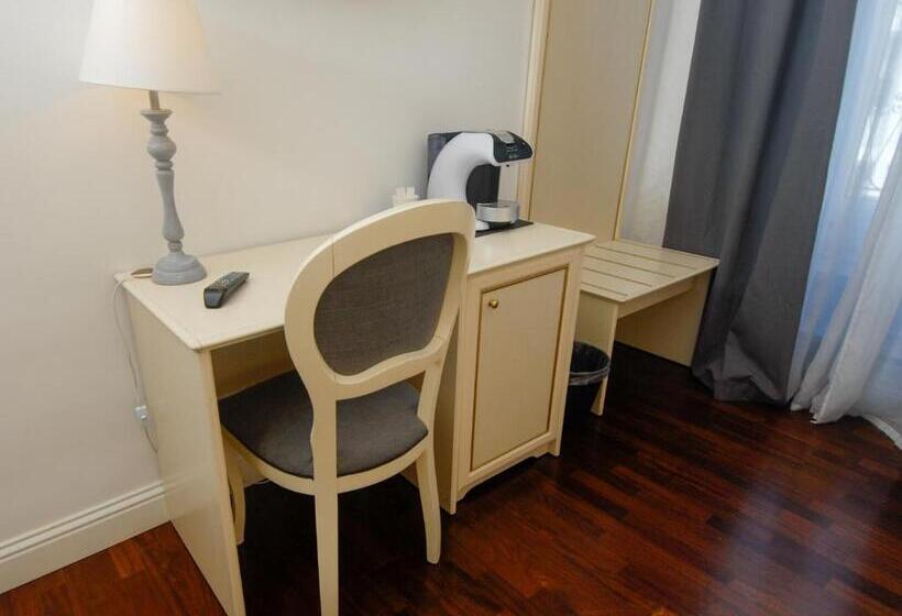 اتاق استاندارد, Piccolo Di Piazza Di Spagna Suites
