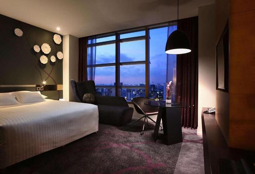 带大床的高级房间, Pullman Saigon Centre