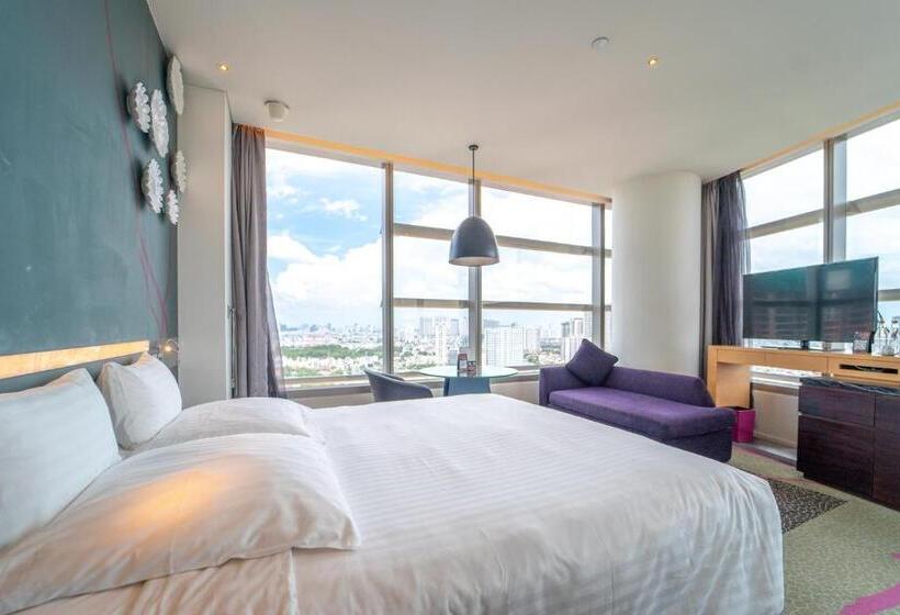 带大床的豪华间, Pullman Saigon Centre