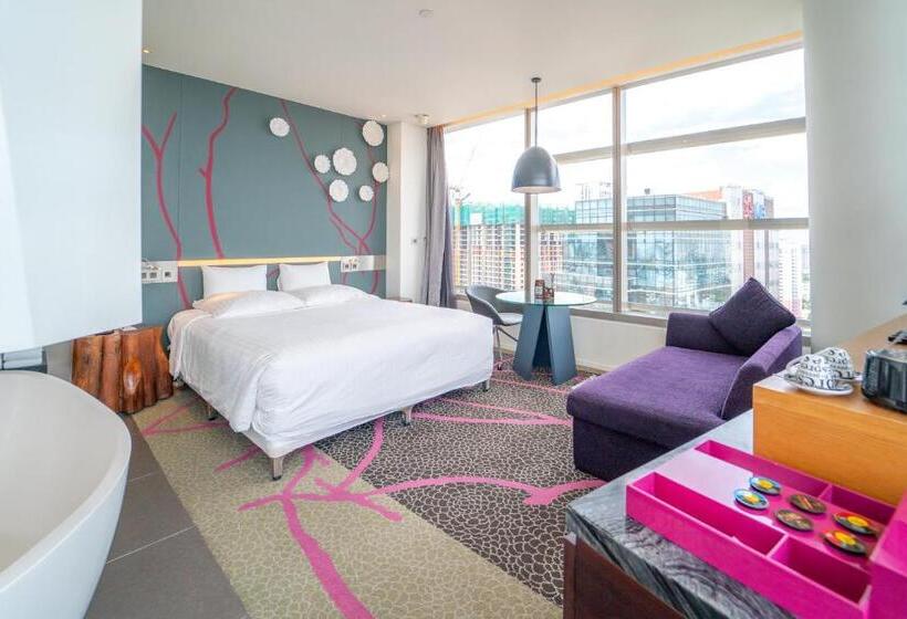 带大床的豪华间, Pullman Saigon Centre