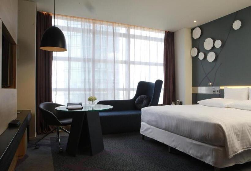 带大床的豪华间, Pullman Saigon Centre