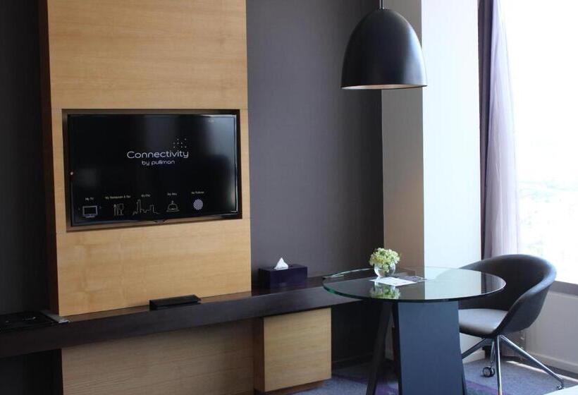 带大床的豪华间, Pullman Saigon Centre