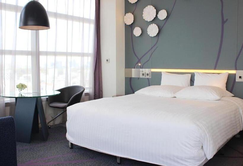 带大床的豪华间, Pullman Saigon Centre