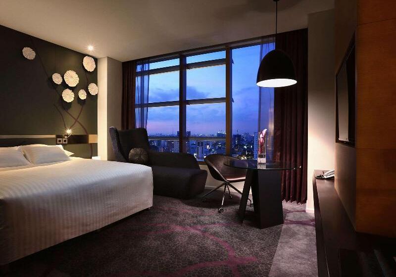 带大床的豪华间, Pullman Saigon Centre