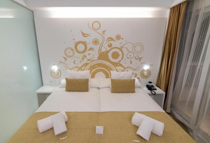 标准间带阳台, R2 Bahia Cala Ratjada  Adults Only