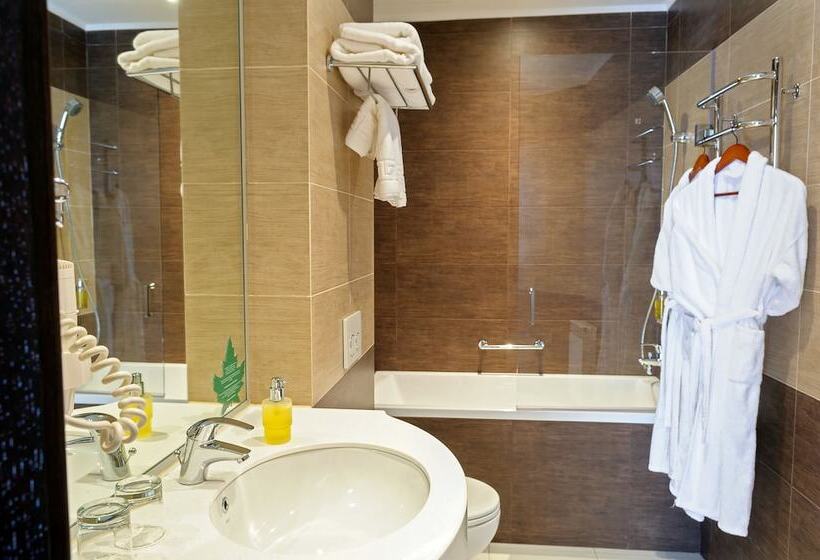 سوییت جونیور, Rius Hotel Lviv