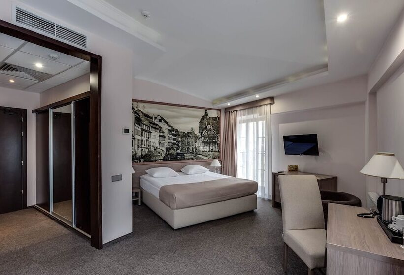 سوییت جونیور, Rius Hotel Lviv