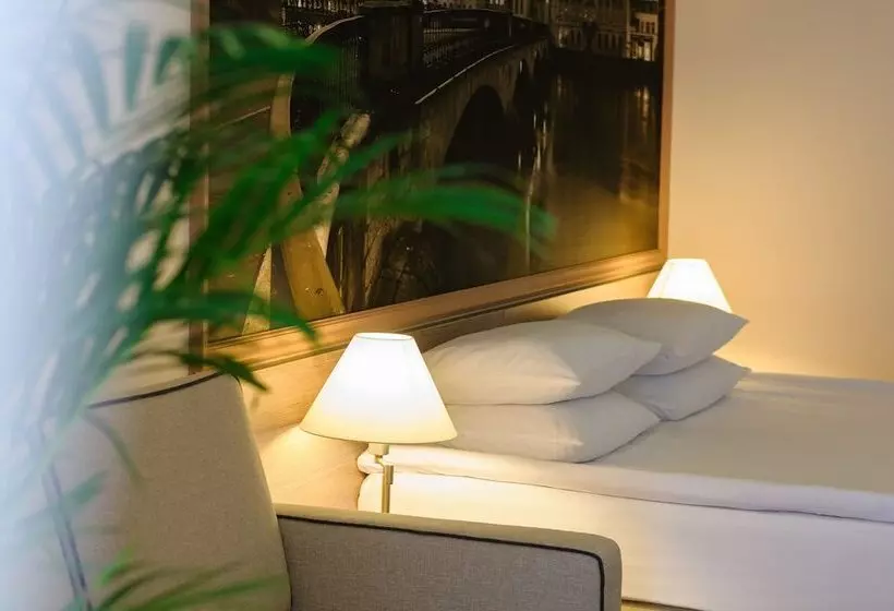 سوییت جونیور, Rius Hotel Lviv