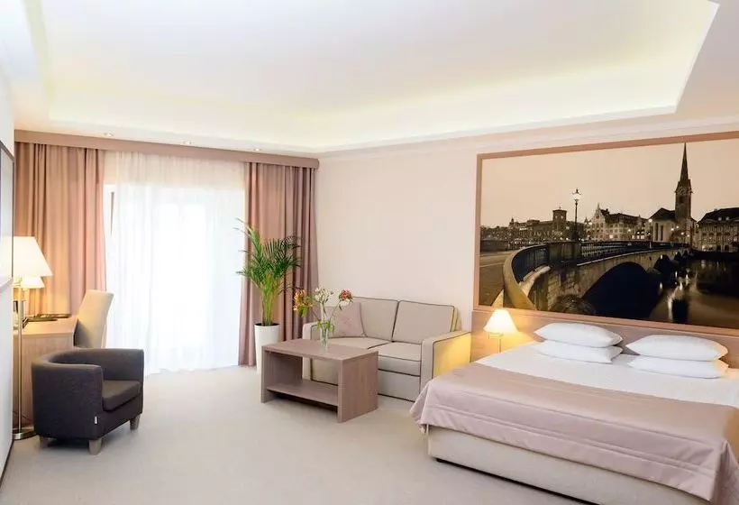 سوییت جونیور, Rius Hotel Lviv