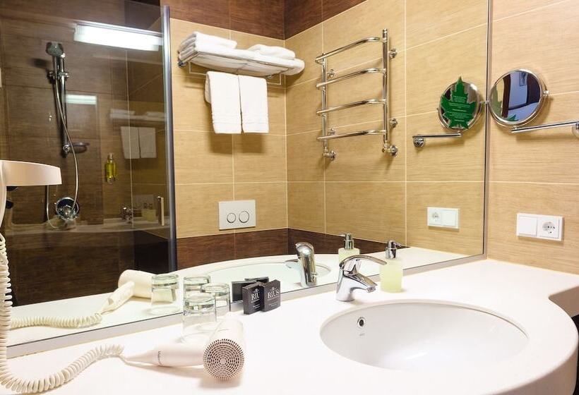 اتاق خانوادگی, Rius Hotel Lviv