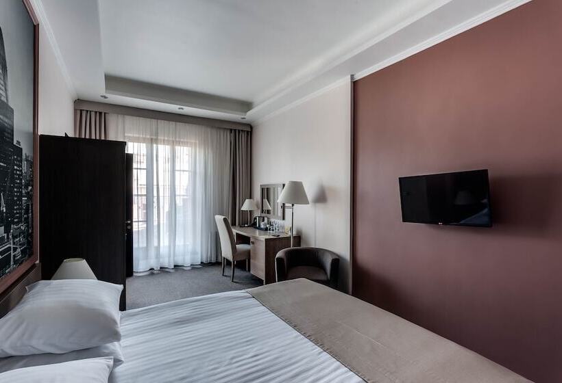 اتاق خانوادگی, Rius Hotel Lviv