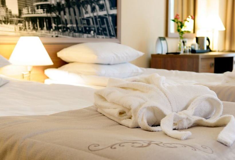 اتاق خانوادگی, Rius Hotel Lviv