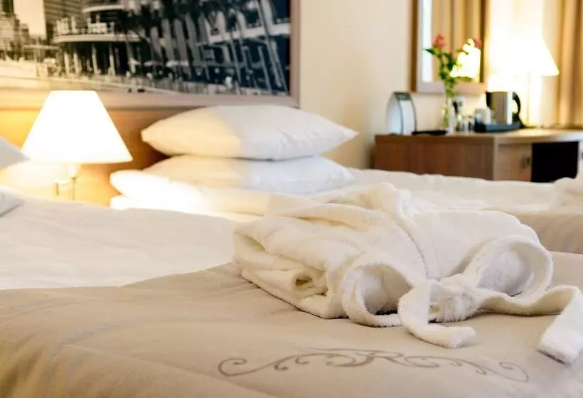 اتاق خانوادگی, Rius Hotel Lviv