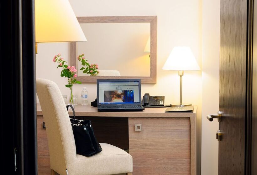 اتاق خانوادگی, Rius Hotel Lviv