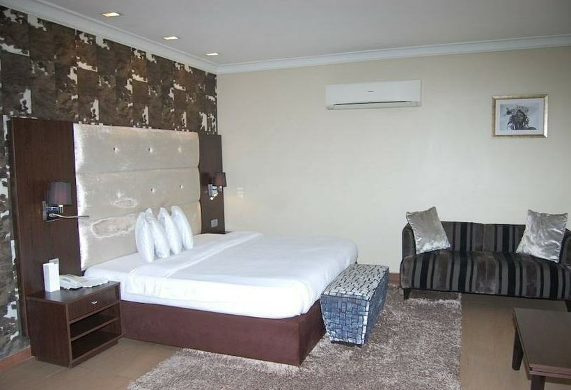 Mini Suite, Tudor House