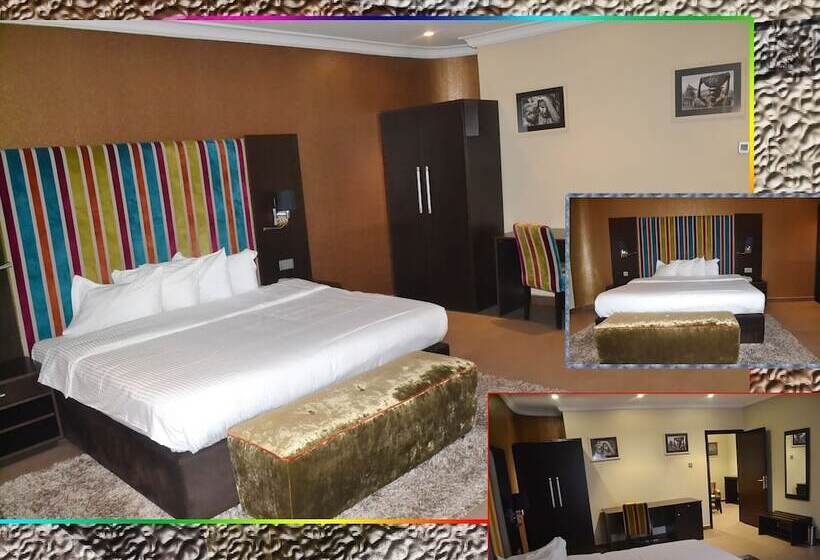 Mini Suite, Tudor House
