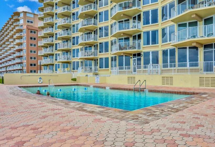 شقة غرفتين, Top Floor At The Shores