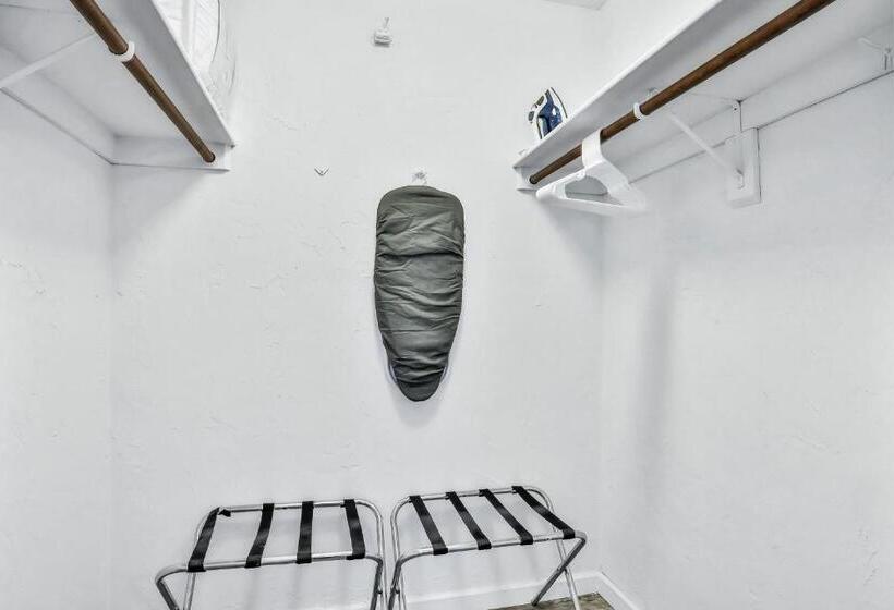 Апартаменты 2 Спальни, Top Floor At The Shores