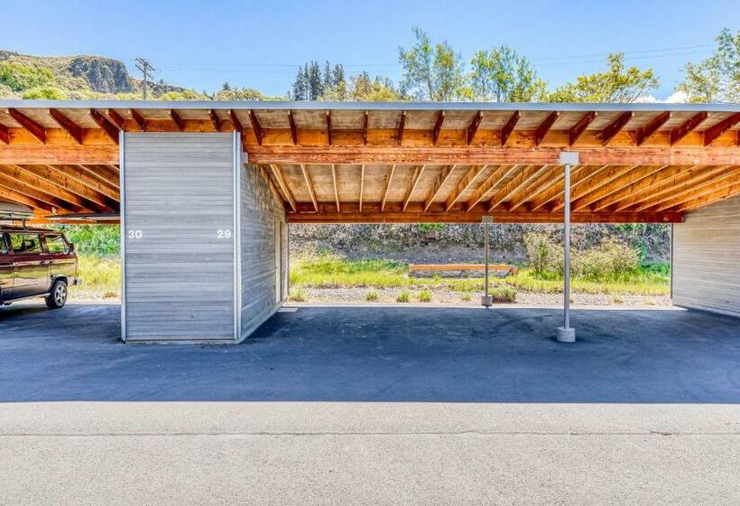 דירת שני חדרים, Mosier Creek Place